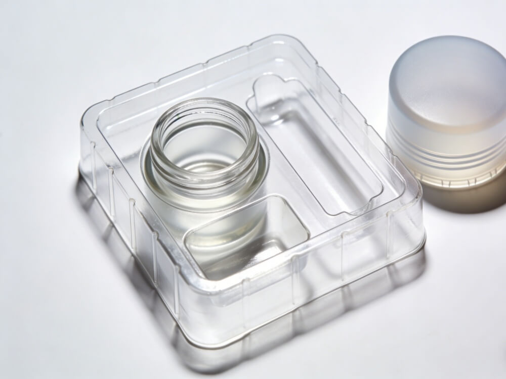 Tray + Cover by Thermoforming Packaging Machine