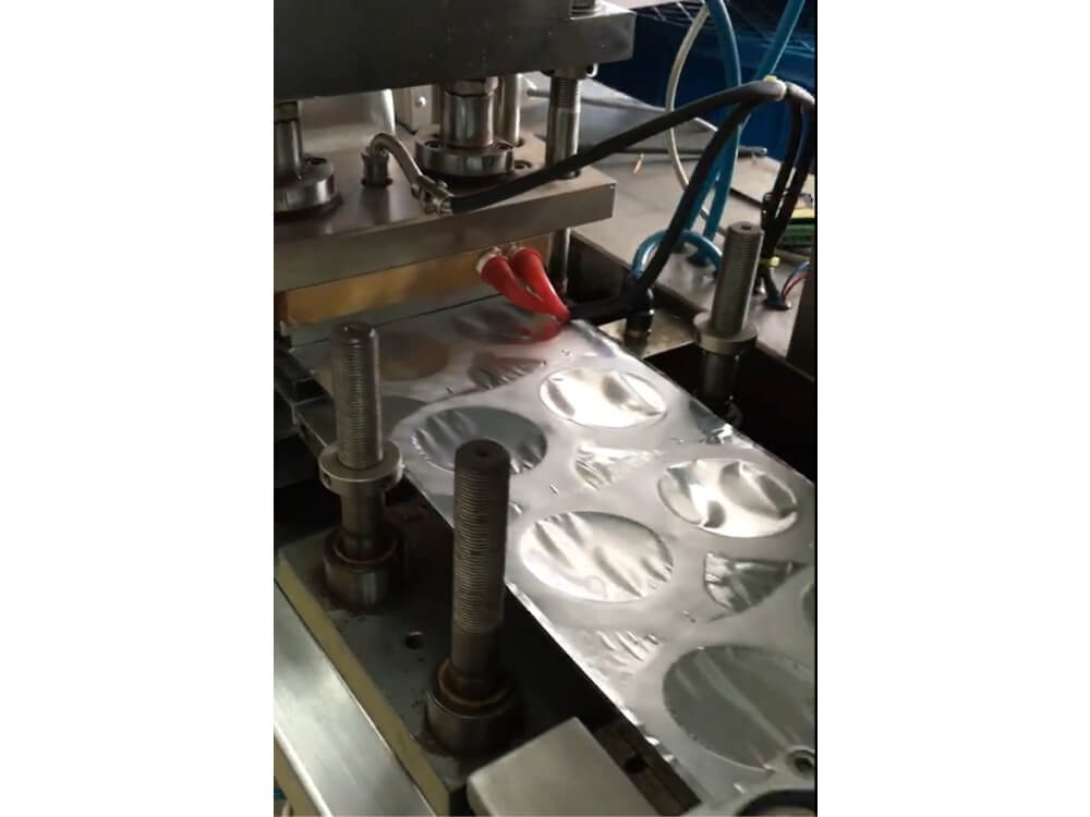 liquid blister packing machine heating sealing